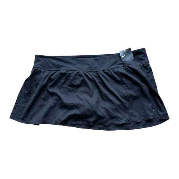 Nike Pants - Nike women’s size 3X black athletic skort.